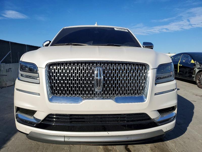 Photo 5 from auction – 2018 LINCOLN NAVIGATOR with VIN 5LMJJ2TT2JEL18105