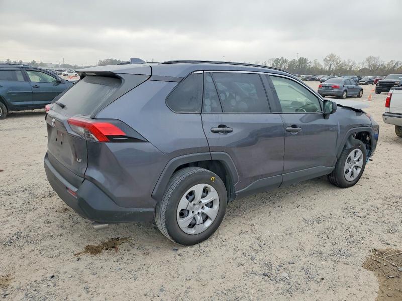 Photo 3 from auction – 2020 TOYOTA RAV4 LE with VIN JTMH1RFV1LD058963