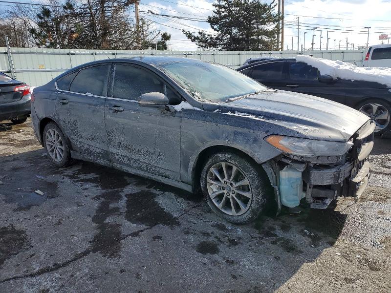 Photo 4 from auction – 2017 FORD FUSION with VIN 3FA6P0H79HR260096
