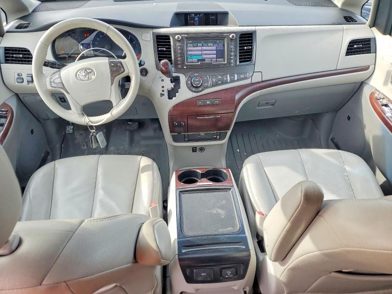 Photo 8 from auction – 2012 TOYOTA SIENNA XLE with VIN 5TDYK3DC1CS240694