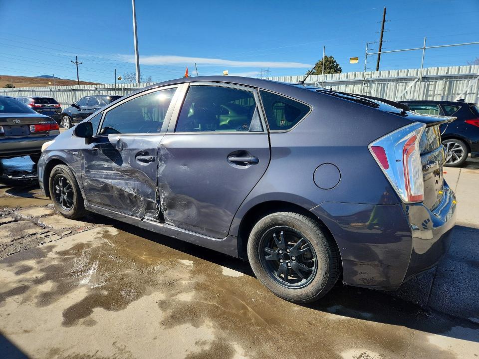 Photo 2 from auction – 2013 TOYOTA PRIUS with VIN JTDKN3DU9D5704098
