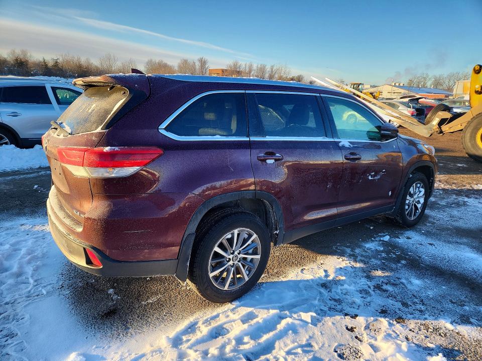 Photo 3 from auction – 2019 TOYOTA HIGHLANDER with VIN 5TDJZRFH2KS968435