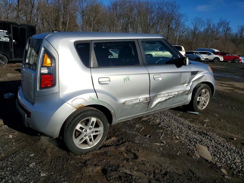 Photo 3 from auction – 2010 KIA SOUL + with VIN KNDJT2A24A7116687