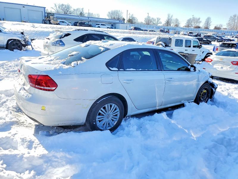 Photo 3 from auction – 2014 VOLKSWAGEN PASSAT S with VIN 1VWAT7A31EC104433