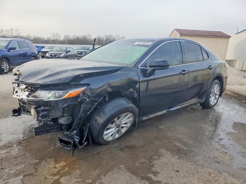 TOYOTA CAMRY LE 2022 with VIN 4T1C11BK2NU051381 - Photo from auction