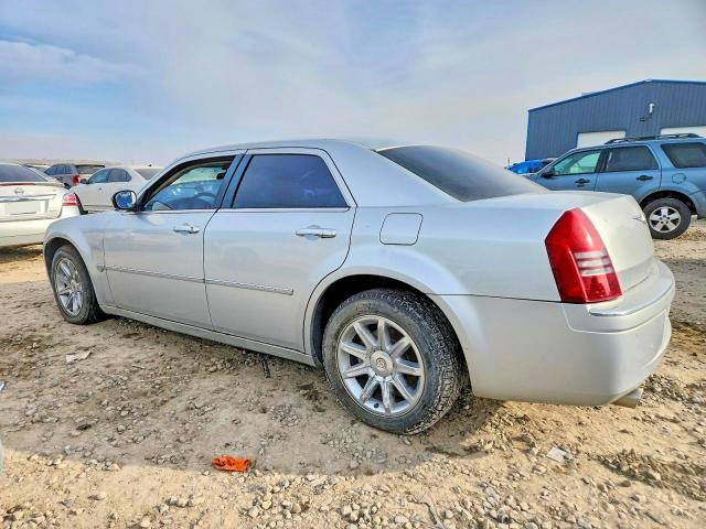 Photo 2 from auction – 2005 CHRYSLER 300C with VIN 2C3AA63H45H631881