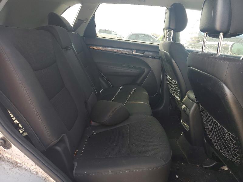 Photo 11 from auction – 2014 KIA SORENTO LX with VIN 5XYKT4A71EG462622