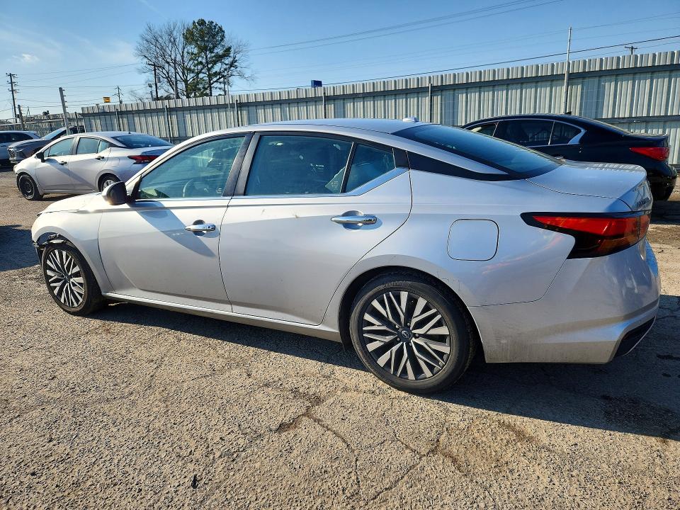 Photo 2 from auction – 2023 NISSAN ALTIMA with VIN 1N4BL4DV2PN306018