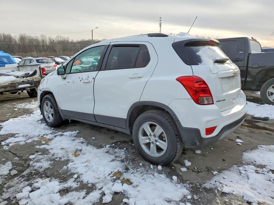 Photo 2 from auction – 2022 CHEVROLET TRAX with VIN KL7CJPSM5NB525146