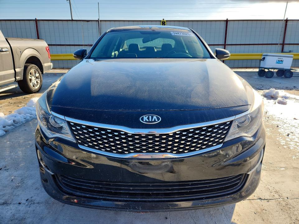 Foto 5 de la subasta – 2016 KIA OPTIMA con VIN 5XXGU4L32GG112811