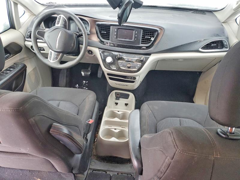Photo 8 from auction – 2017 CHRYSLER PACIFICA L with VIN 2C4RC1CG3HR507523