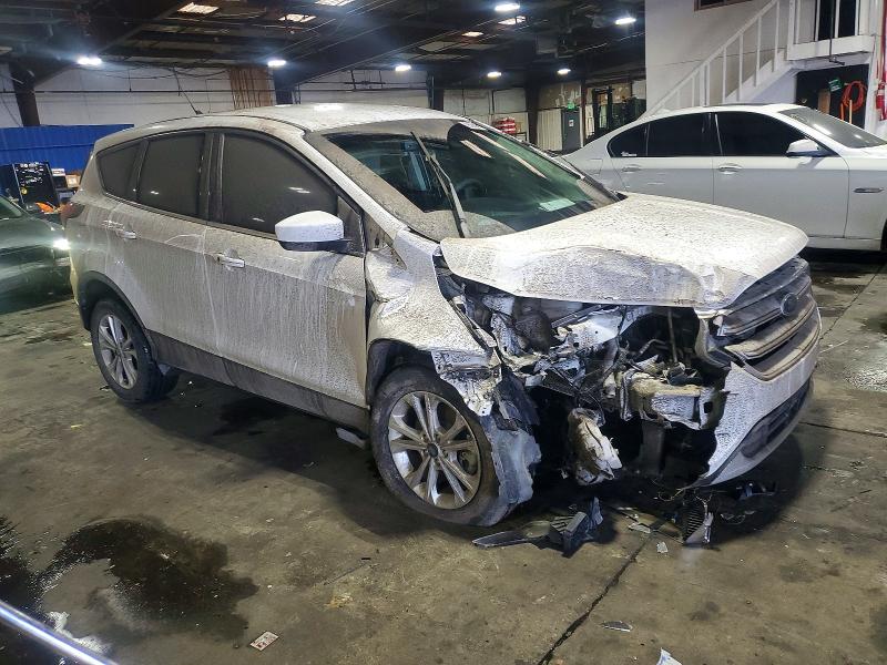 Photo 4 from auction – 2019 FORD ESCAPE with VIN 1FMCU9GD1KUA67860