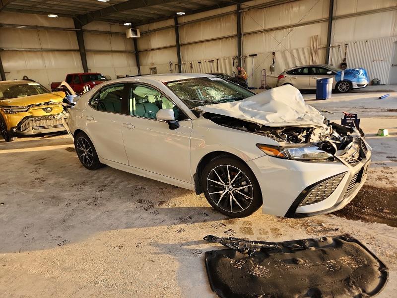 Photo 4 from auction – 2022 TOYOTA CAMRY with VIN 4T1G11BK3NU060348