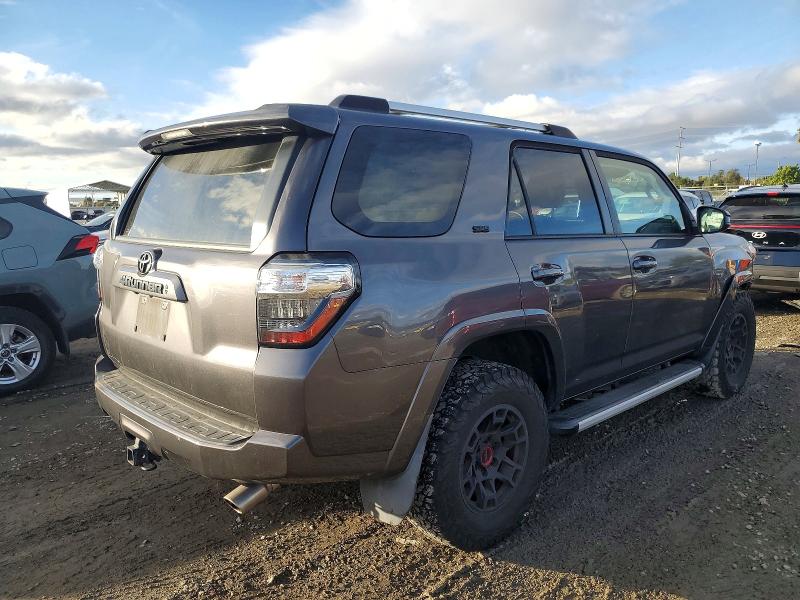 Photo 3 from auction – 2022 TOYOTA 4RUNNER with VIN JTEEU5JR3N5255574