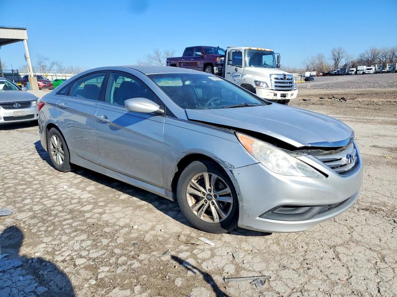Photo 4 from auction – 2014 HYUNDAI SONATA with VIN 5NPEB4AC2EH879530