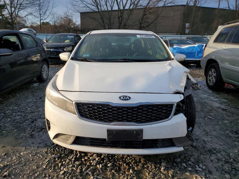 Photo 5 from auction – 2018 KIA FORTE LX with VIN 3KPFK4A76JE206391