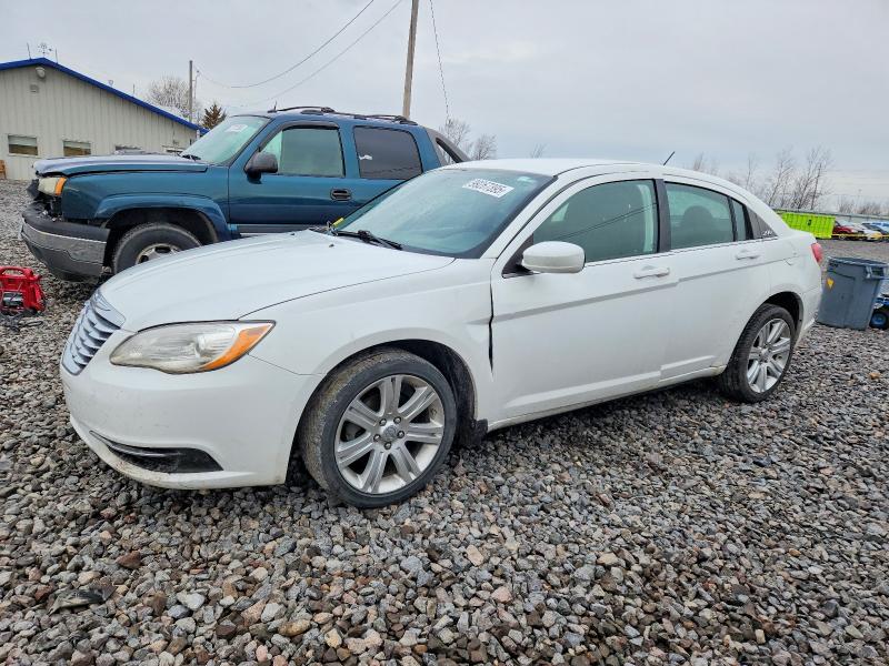 CHRYSLER 200 2013 with VIN 1C3CCBBB8DN652926 - Photo from auction