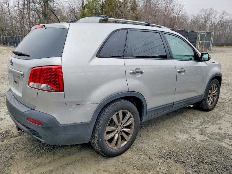 Photo 3 from auction – 2012 KIA SORENTO BA with VIN 5XYKT3A65CG301334