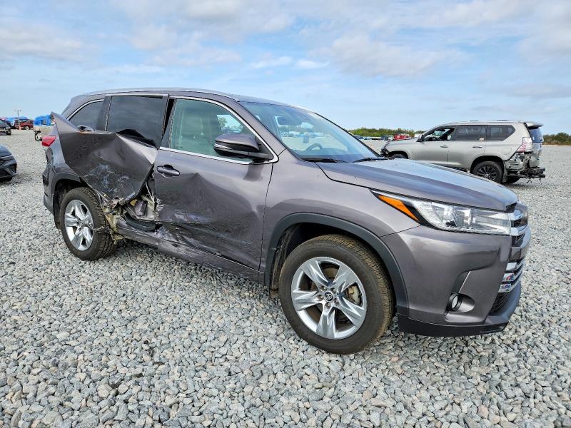 Photo 4 from auction – 2018 TOYOTA HIGHLANDER with VIN 5TDDZRFH4JS826244