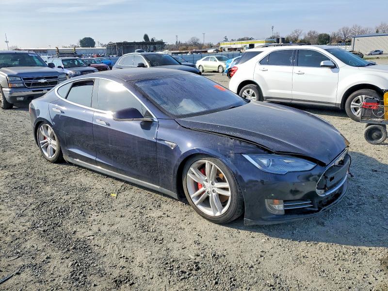 Photo 4 from auction – 2015 TESLA MODEL S with VIN 5YJSA1H25FFP75101