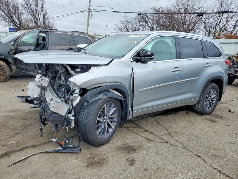TOYOTA HIGHLANDER 2017 with VIN 5TDJZRFH7HS386565 - Photo from auction