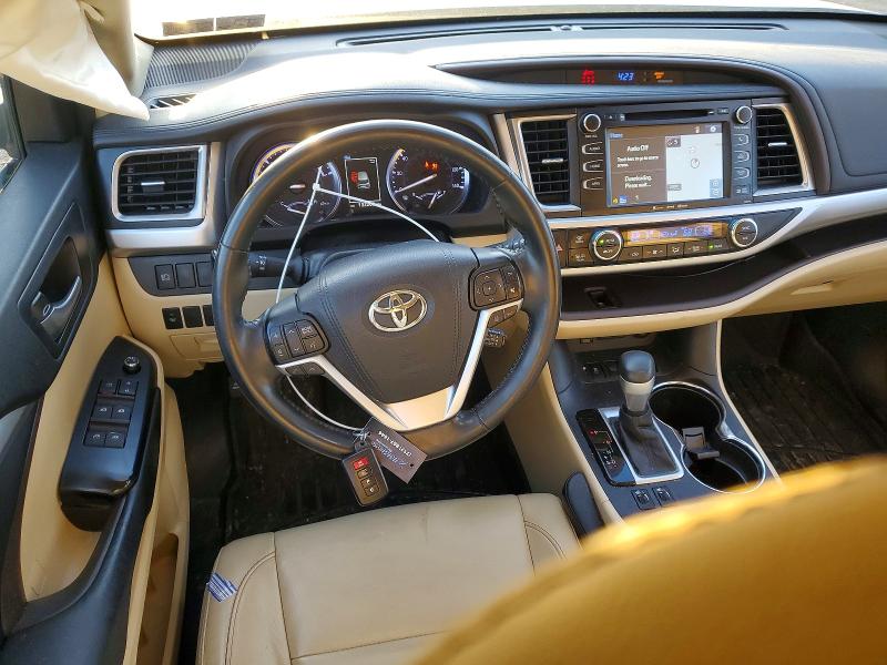 Photo 8 from auction – 2017 TOYOTA HIGHLANDER with VIN 5TDJGRFH1HS032532