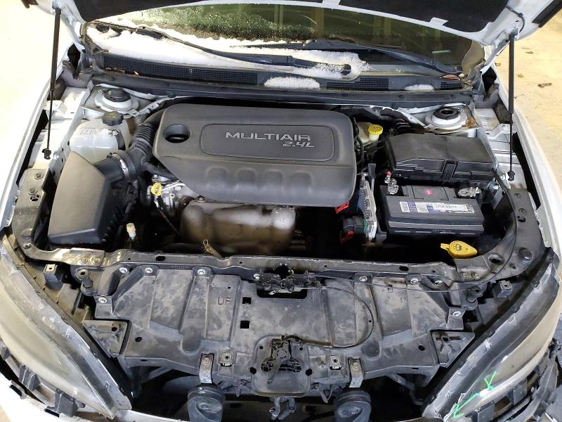 Photo 11 from auction – 2015 CHRYSLER 200 LIMITE with VIN 1C3CCCAB3FN546846