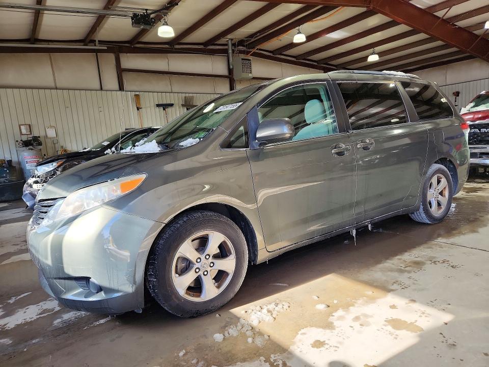 TOYOTA SIENNA LE 2011 with VIN 5TDKK3DC6BS102170 - Photo from auction