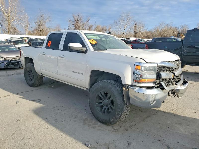 Photo 4 from auction – 2018 CHEVROLET SILVERADO with VIN 3GCUKREC1JG211434