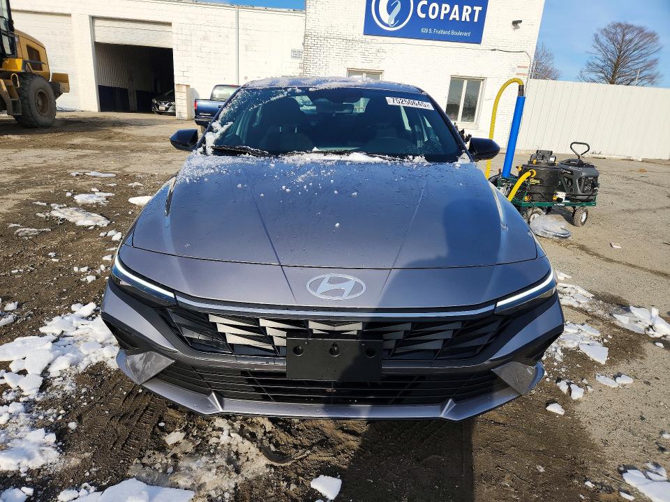 Photo 5 from auction – 2025 HYUNDAI ELANTRA SE with VIN KMHLM4DG6SU044981