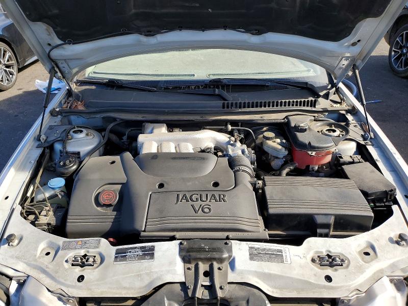 Photo 11 from auction – 2002 JAGUAR X-TYPE 2.5 with VIN SAJEA51DX2XC77979