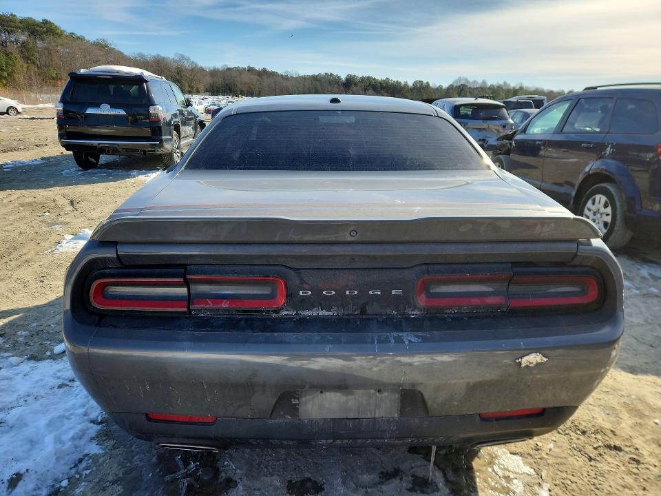Photo 6 from auction – 2019 DODGE CHALLENGER with VIN 2C3CDZAG2KH718993