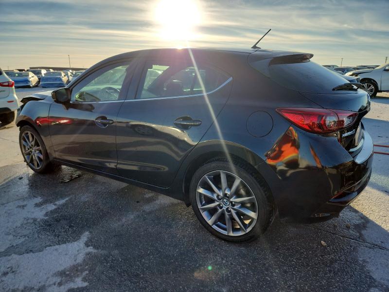 Photo 2 from auction – 2018 MAZDA 3 TOURING with VIN 3MZBN1L33JM190992