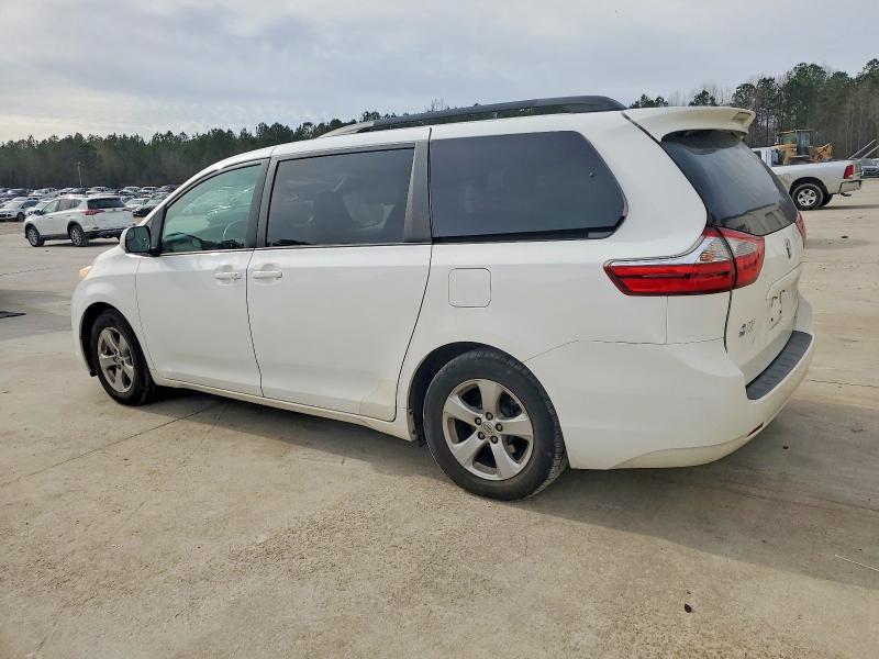 Photo 2 from auction – 2015 TOYOTA SIENNA LE with VIN 5TDKK3DC9FS553955