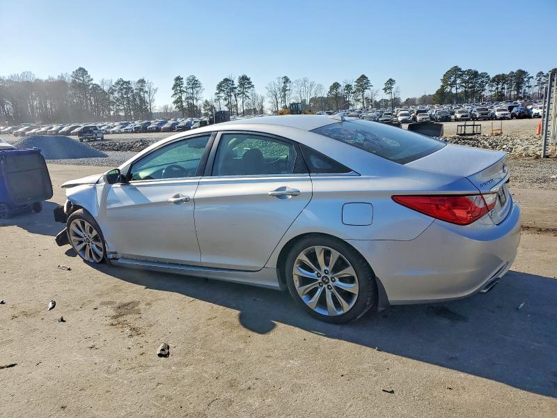 Photo 2 from auction – 2013 HYUNDAI SONATA SE with VIN 5NPEC4AC6DH541074