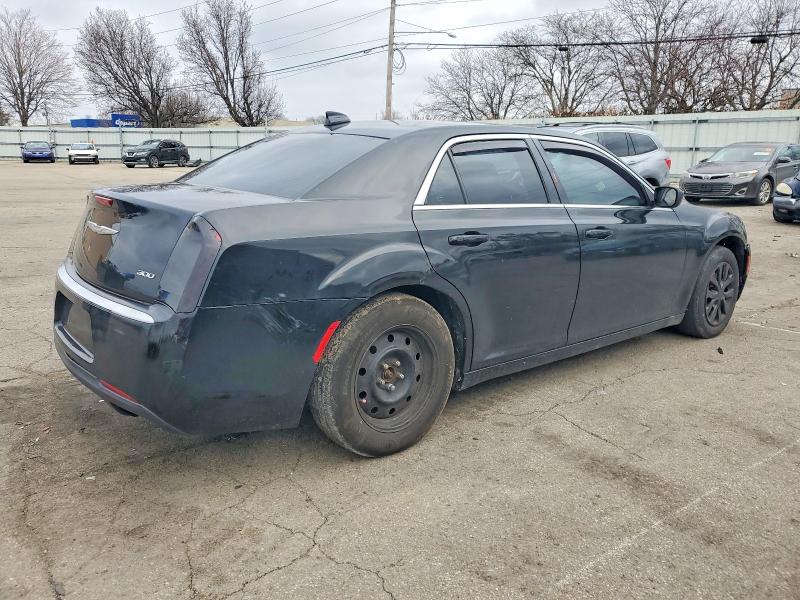 Photo 3 from auction – 2015 CHRYSLER 300 LIMITE with VIN 2C3CCAAG7FH920528