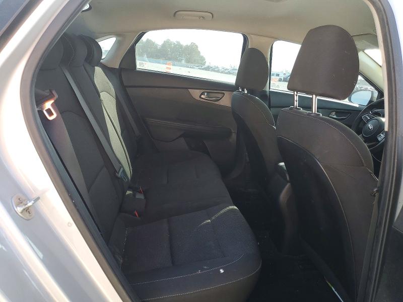 Photo 10 from auction – 2019 KIA FORTE FE with VIN 3KPF24AD6KE077575