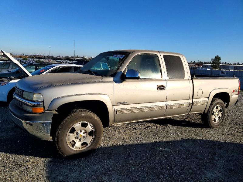 CHEVROLET SILVERADO 2000 with VIN 1GCEK19T4YE386861 - Photo from auction