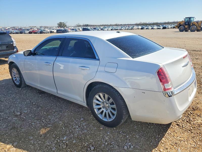 Photo 2 from auction – 2013 CHRYSLER 300 with VIN 2C3CCAAG9DH558716