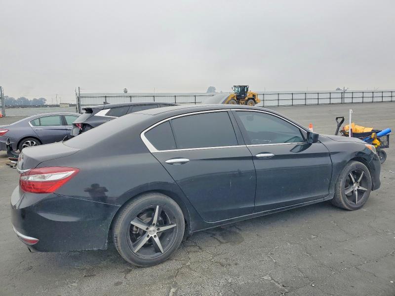 Photo 3 from auction – 2017 HONDA ACCORD with VIN 1HGCR2F35HA251829
