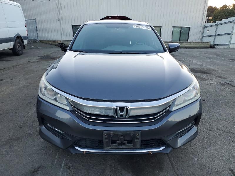 Photo 5 from auction – 2017 HONDA ACCORD with VIN 1HGCR2F10HA045591