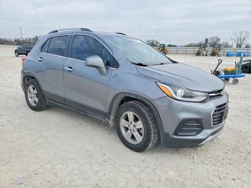 Photo 4 from auction – 2020 CHEVROLET TRAX with VIN 3GNCJLSB4LL321158