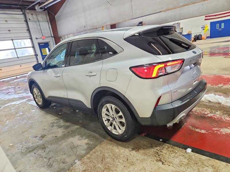 Photo 2 from auction – 2020 FORD ESCAPE SE with VIN 1FMCU9G63LUC02114