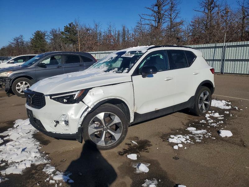 2025 VOLVO XC40 - Търг №73688265