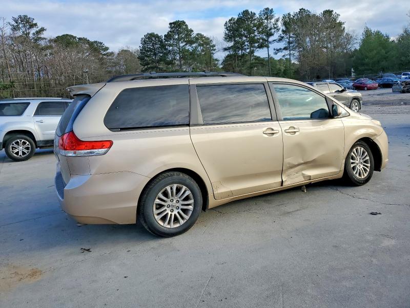 Photo 3 from auction – 2012 TOYOTA SIENNA XLE with VIN 5TDYK3DC5CS255490