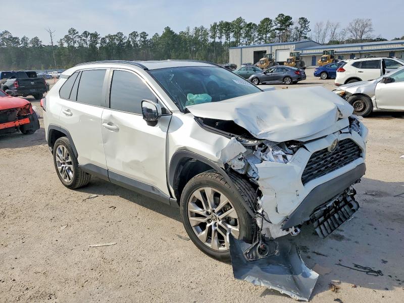 Photo 4 from auction – 2021 TOYOTA RAV4 with VIN 2T3C1RFV8MW148223