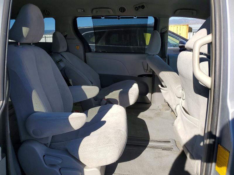 Photo 11 from auction – 2012 TOYOTA SIENNA LE with VIN 5TDKK3DC7CS207883