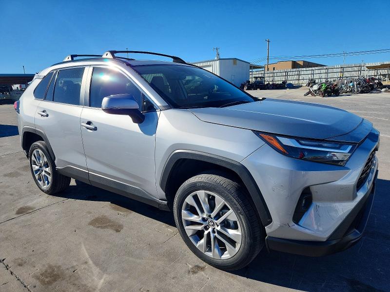 Photo 4 from auction – 2022 TOYOTA RAV4 XLE P with VIN 2T3C1RFV5NW228449