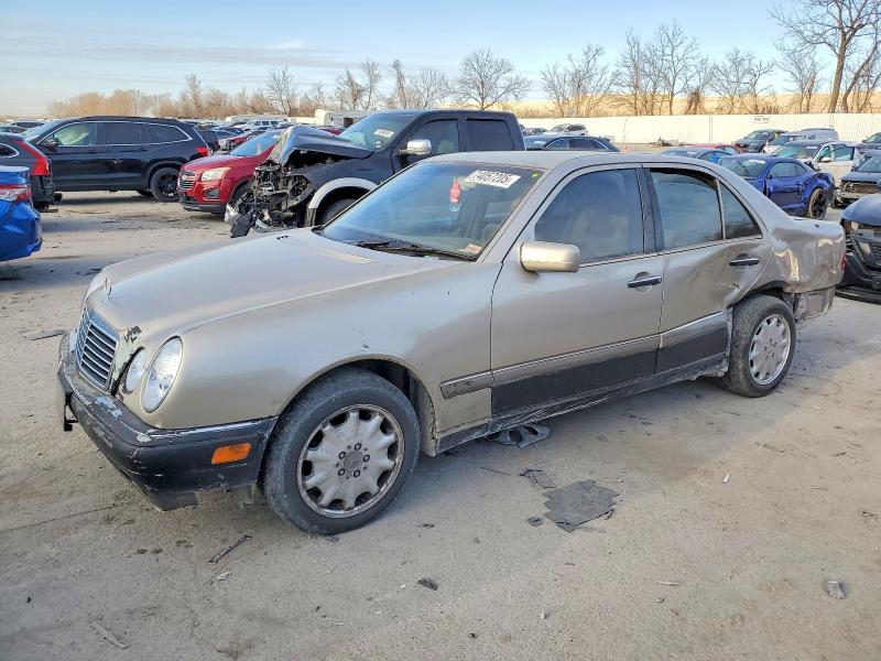 MERCEDES-BENZ E 300D 1996 with VIN WDBJF20F6TJ013223 - Photo from auction