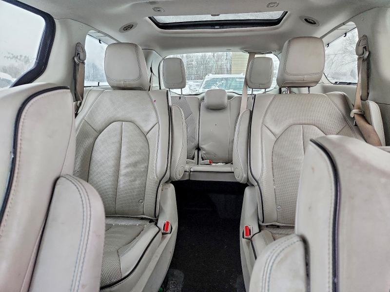 Photo 10 from auction – 2017 CHRYSLER PACIFICA with VIN 2C4RC1N7XHR739923